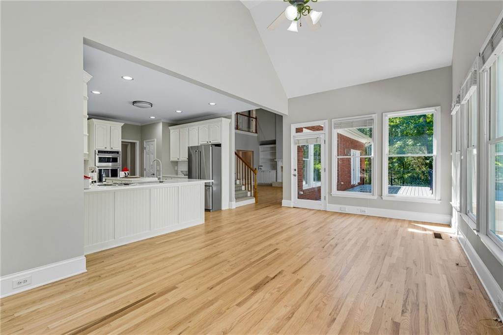 na- 9.99 acres - Residential
