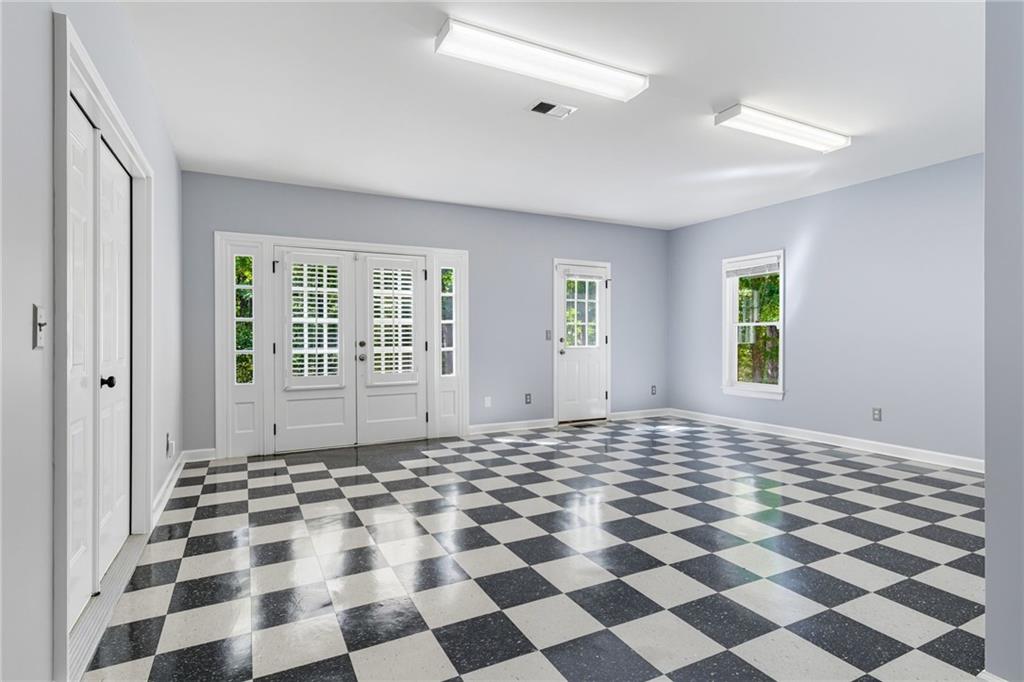 na- 9.99 acres - Residential