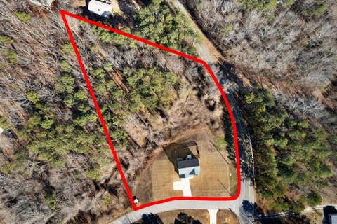 Homes For Sale - 24 Plantation Oaks Drive<br/> Rockmart, GA 30153