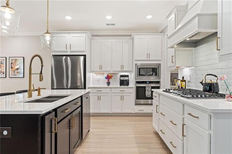 3672 Silvery Way