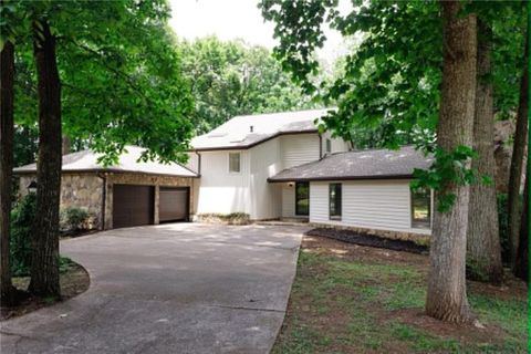 Photo of 125 Saddle Creek Court, Roswell, GA 30076 (MLS # 7779504)
