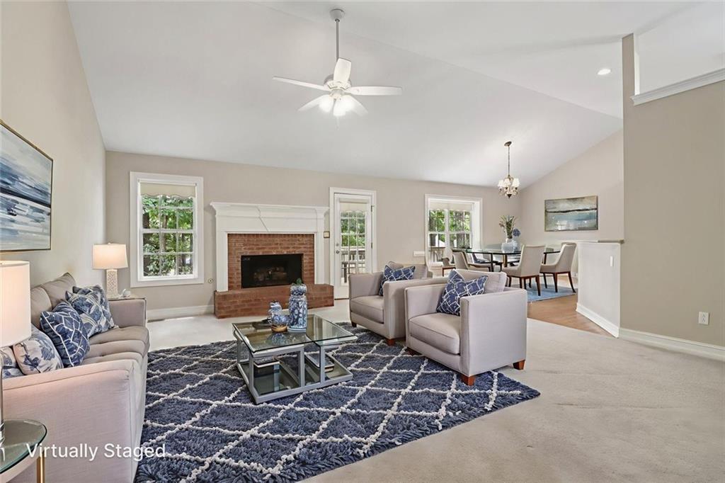 340 Thornhill Circle