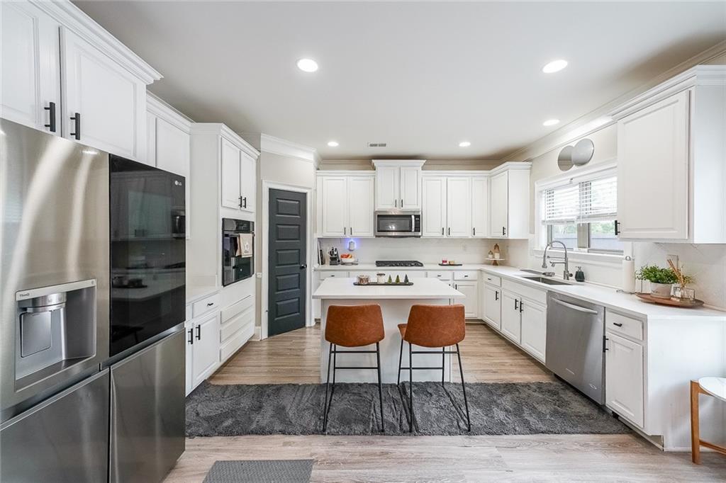 5617 Casa Blanca Lane