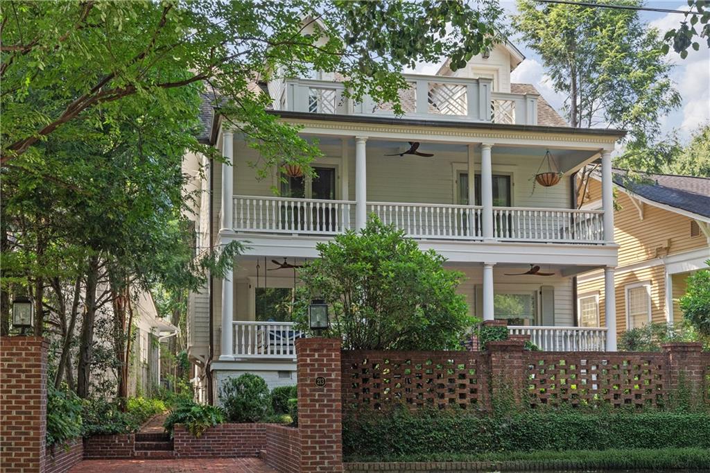 213 Westminster Drive NE