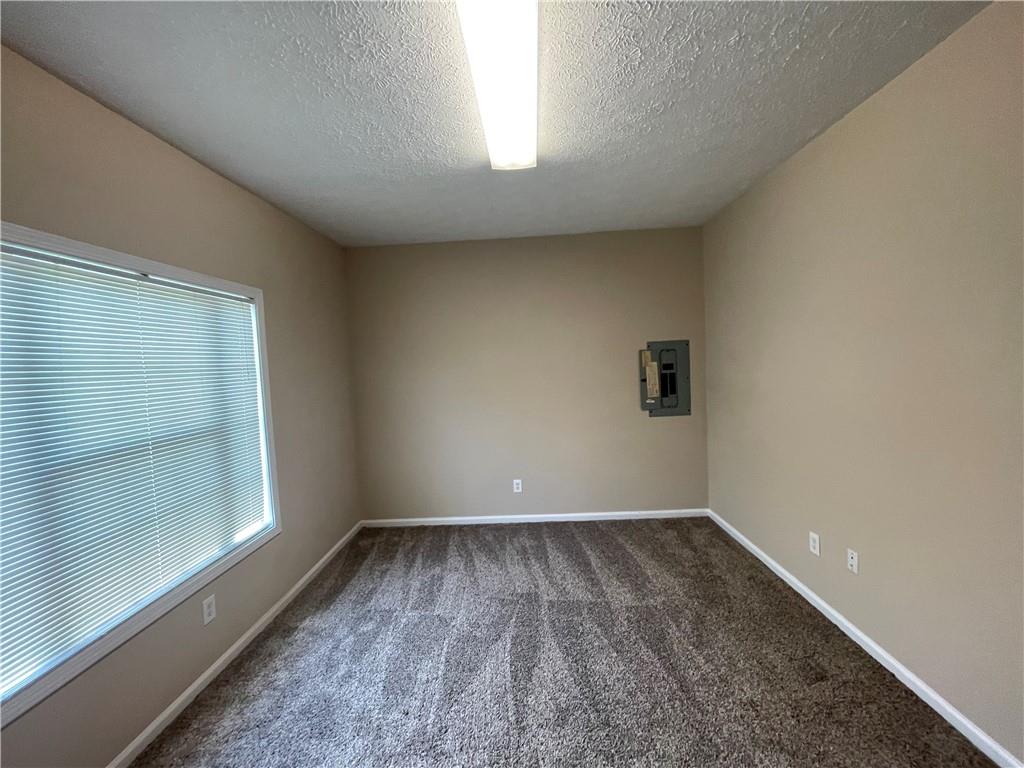 EAGLE GLEN - Residential