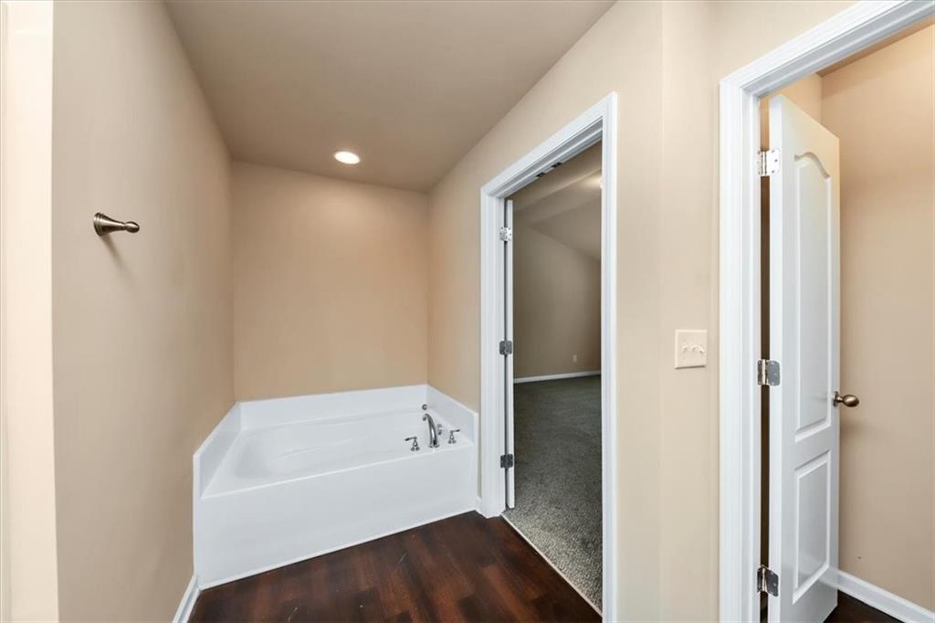 TOWNVIEW - Residential Lease