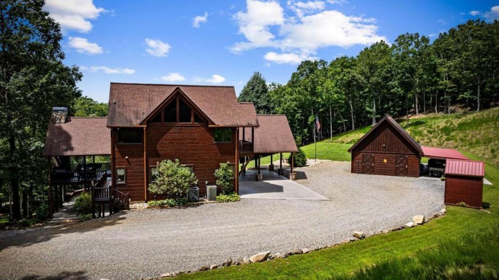 669 Wilscot Farms