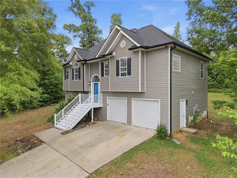 Homes For Sale - 109 Arlington Court<br/> Newnan, GA 30263