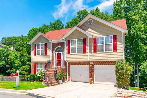 Single Family Residence in Tucker GA 1423 Brookside Manor Court.jpg