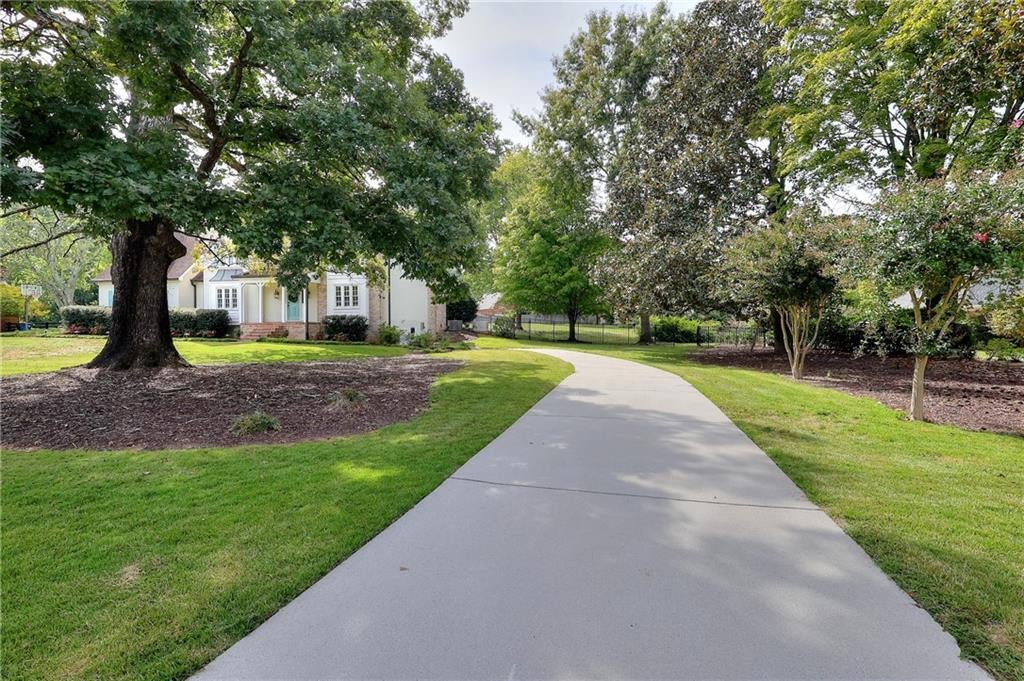 1321 Lakeshore Drive