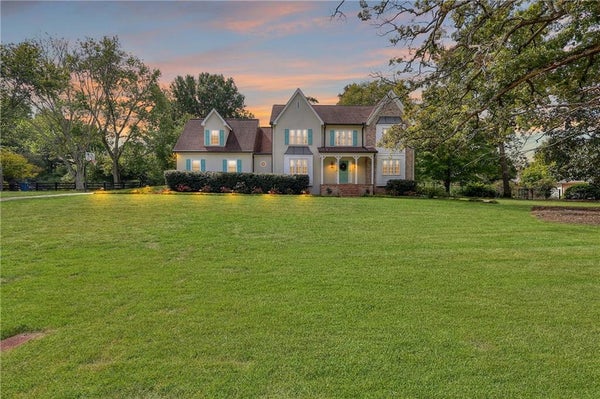 1321 LAKESHORE DR, SNELLVILLE, GA 30078 - Image 853ff0a32d70c65e4b1b00838fc68ce3/534788363