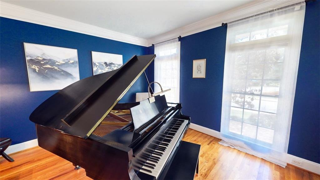 200 N Willow Court, Alpharetta, Georgia image 7