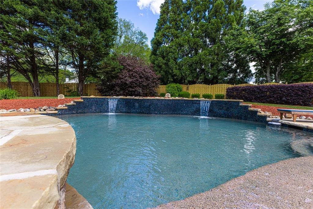 200 N Willow Court, Alpharetta, Georgia image 49