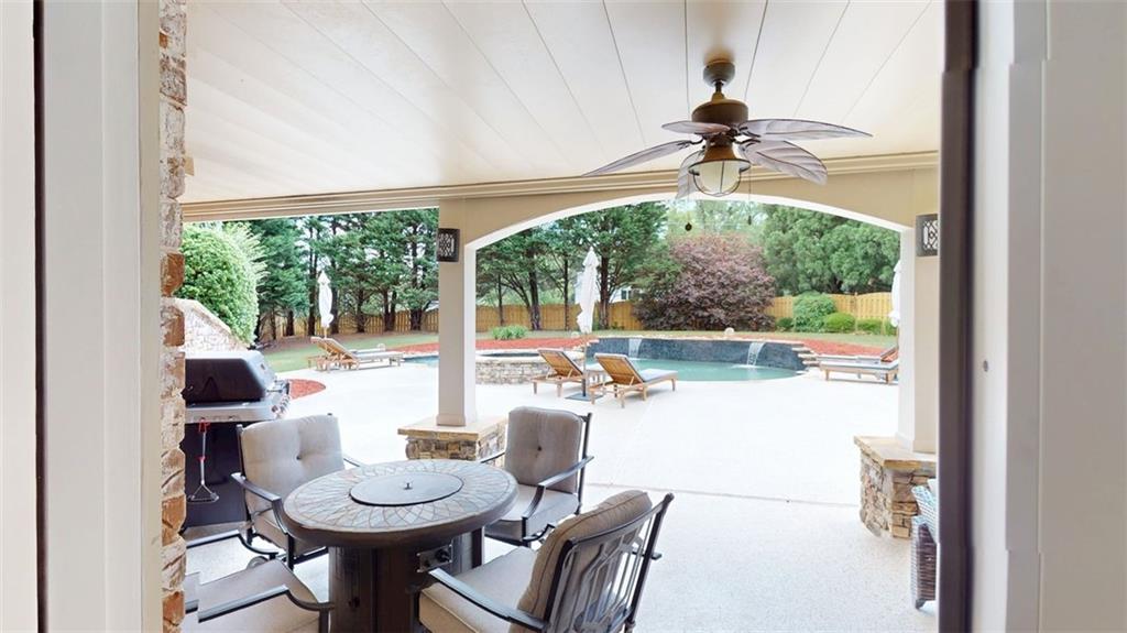 200 N Willow Court, Alpharetta, Georgia image 47