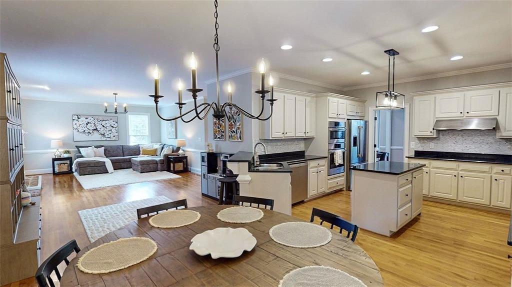 200 N Willow Court, Alpharetta, Georgia image 12
