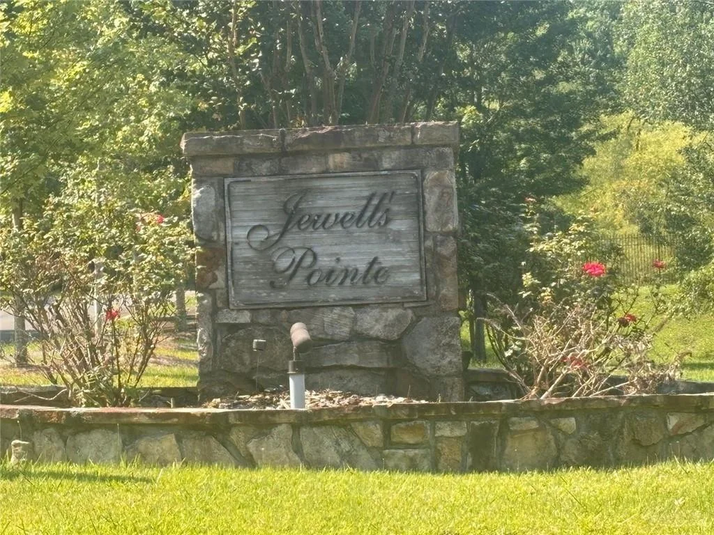 13 Jewell Drive SE
