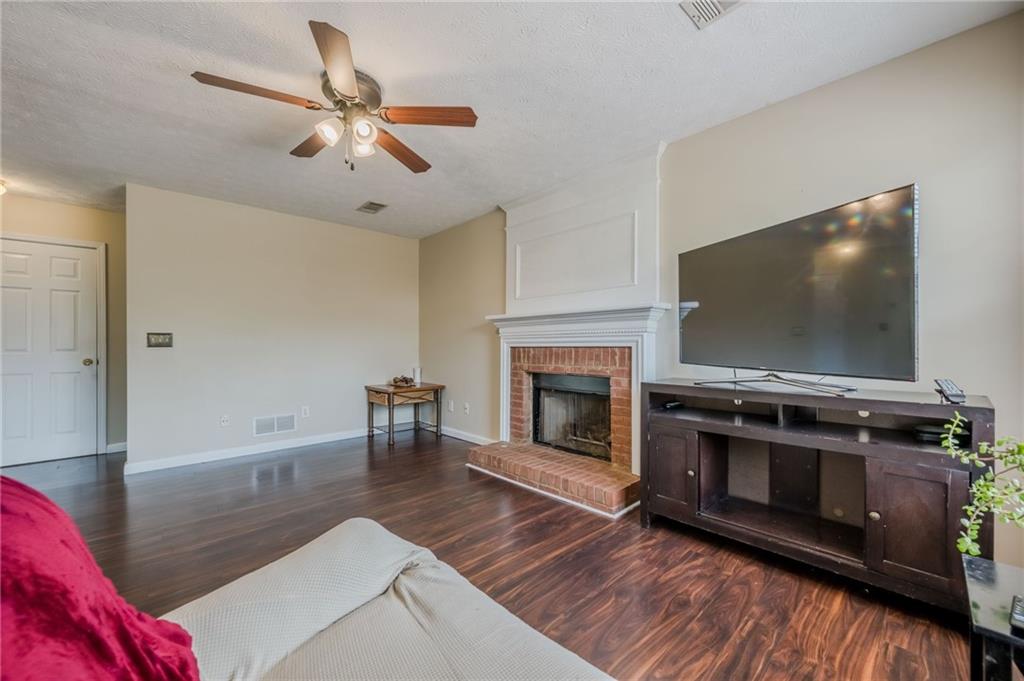 1130 Laurel Cove Drive, Snellville, Georgia image 15