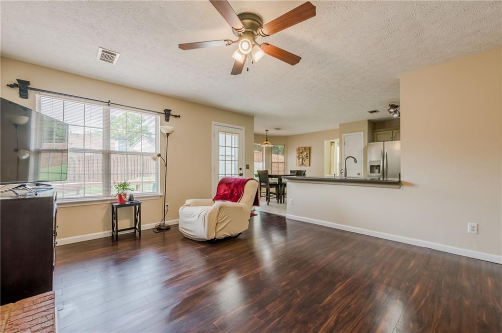 1130 Laurel Cove Drive, Snellville, Georgia image 13