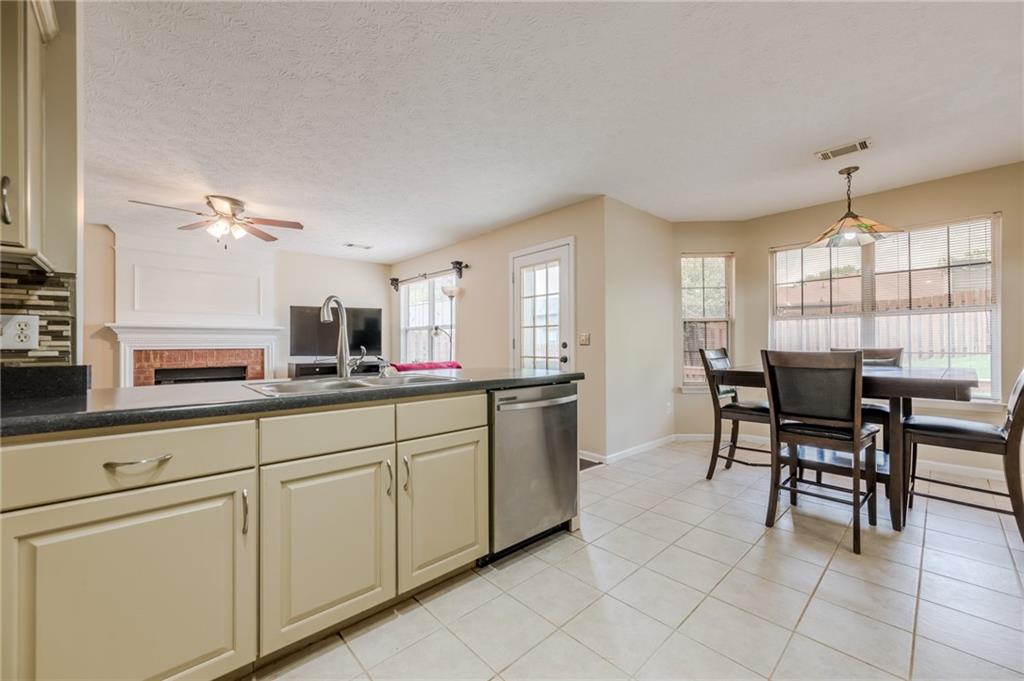 1130 Laurel Cove Drive, Snellville, Georgia image 23