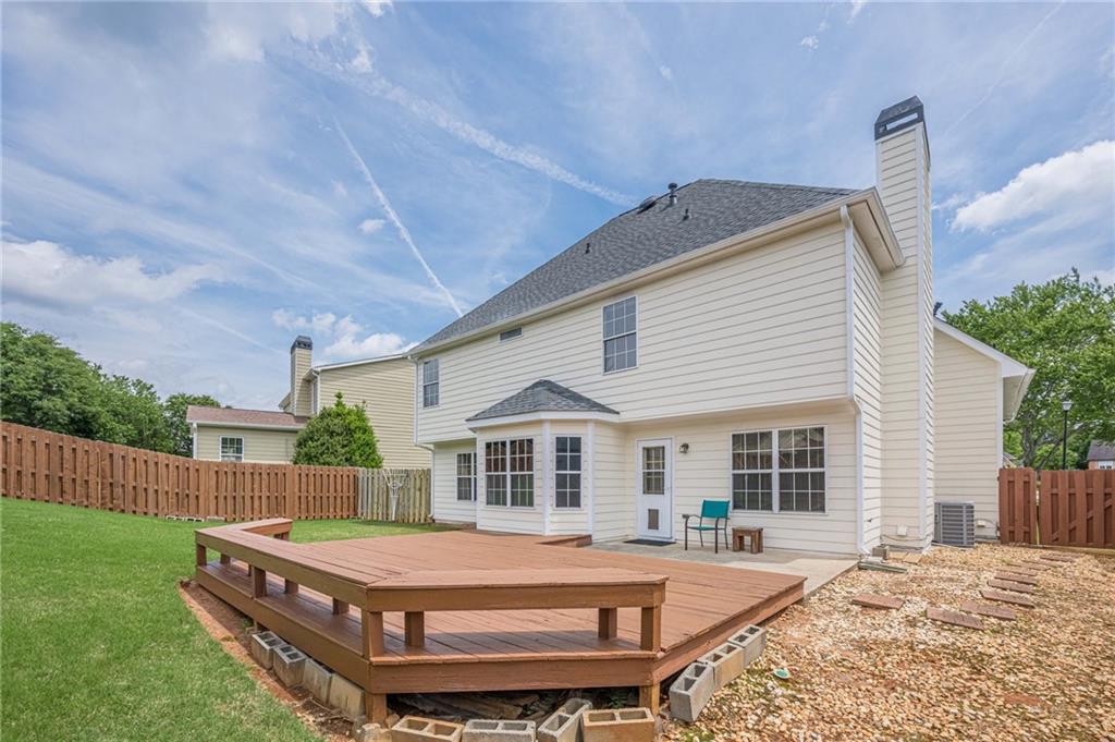 1130 Laurel Cove Drive, Snellville, Georgia image 45
