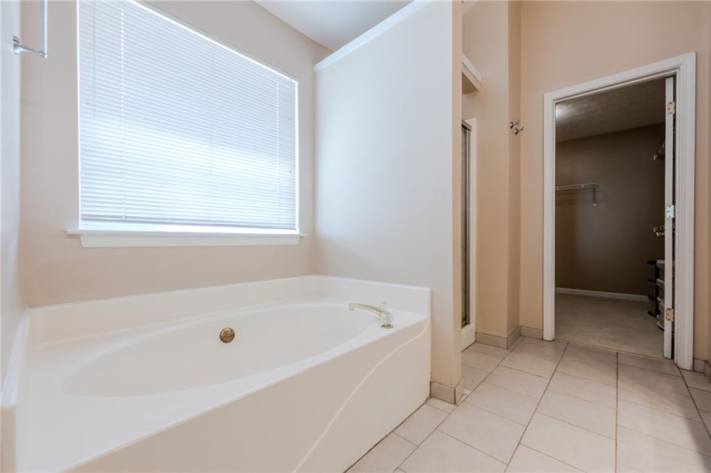 1130 Laurel Cove Drive, Snellville, Georgia image 31