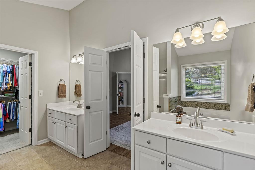 7095 Valley Landing Court, Cumming, Georgia image 32
