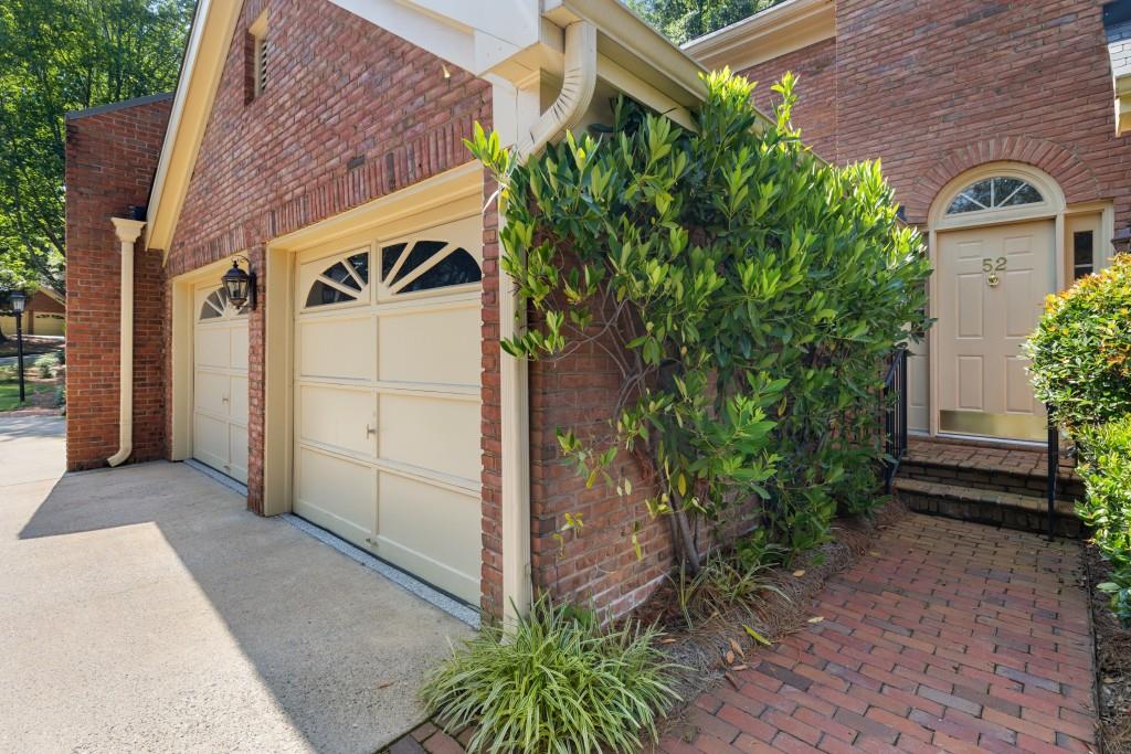 52 Ivy Chase NE