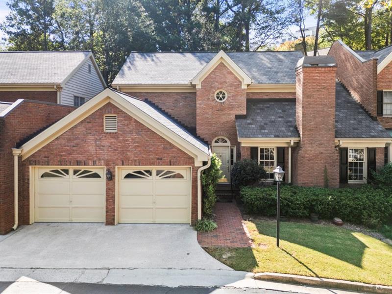 52 Ivy Chase NE