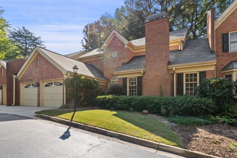 52 Ivy Chase NE