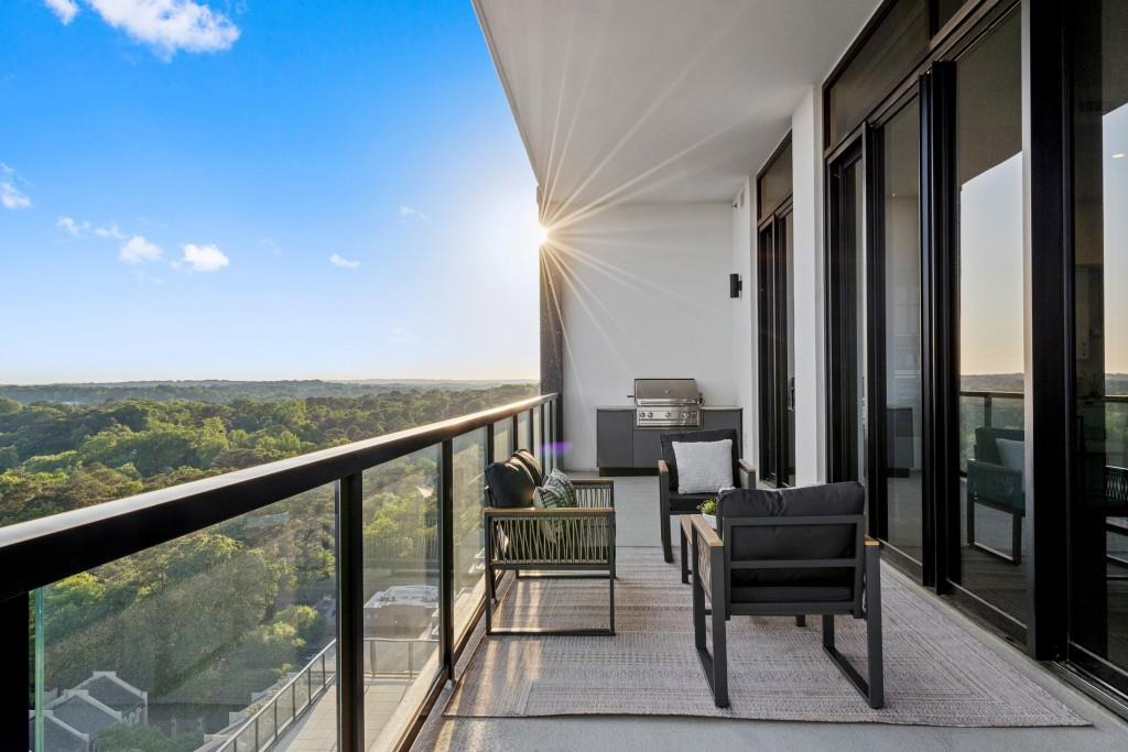 2425 Peachtree Road NE 1705