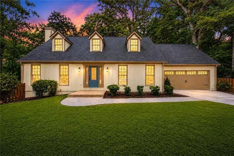 Homes For Sale - 1476 W Lake Drive<br/> Gainesville, GA 30501