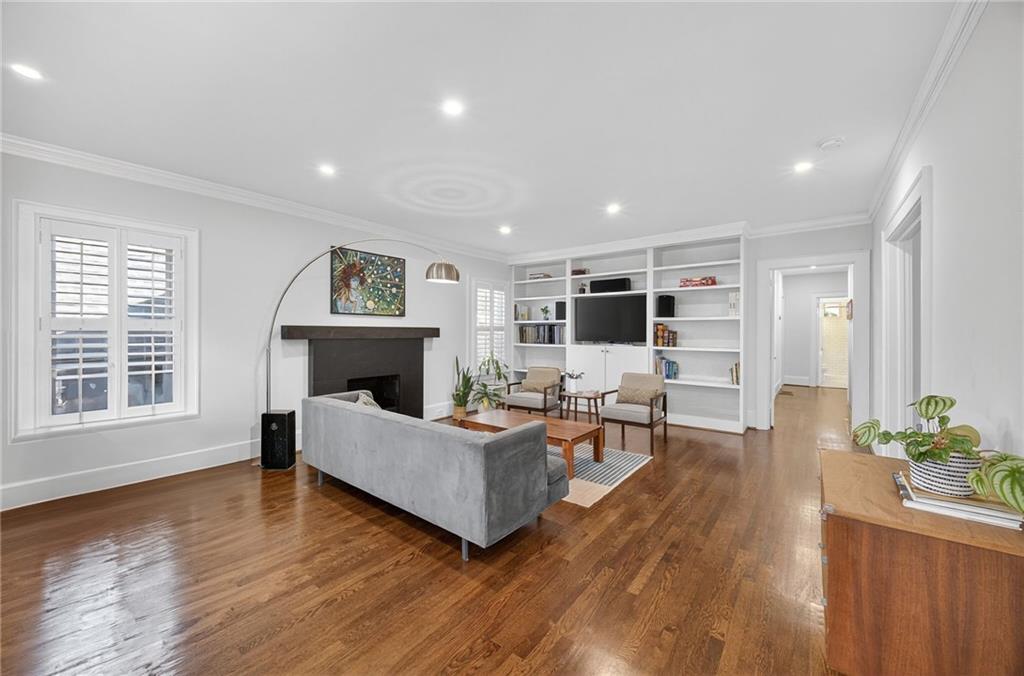 1019 N Virginia Avenue NE