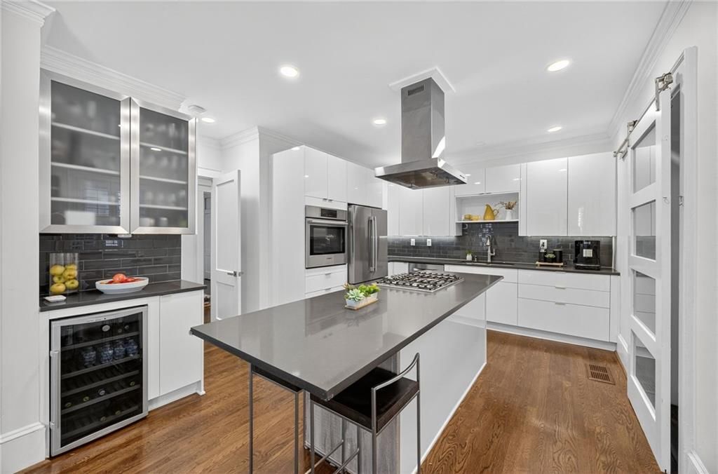 Photo of 1019 N Virginia Avenue NE, Atlanta, GA 30306 (MLS # 7727146)