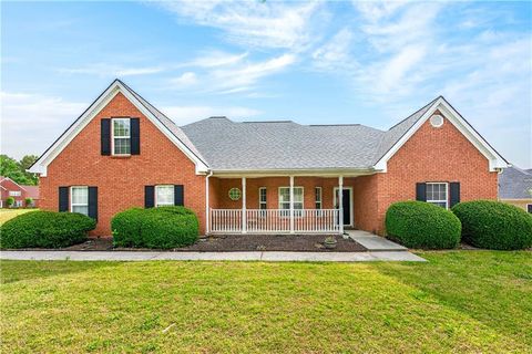 Homes For Sale - 3057 Biltmore Woods Drive<br/> Buford, GA 30519