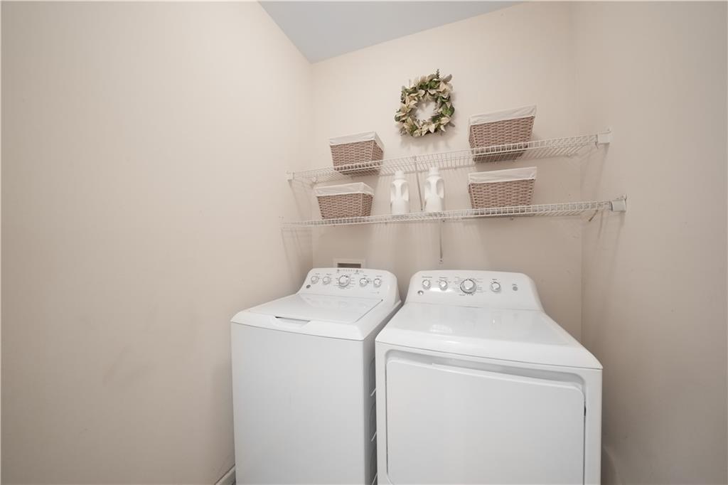 8215 Aulden Place, Cumming, Georgia image 31