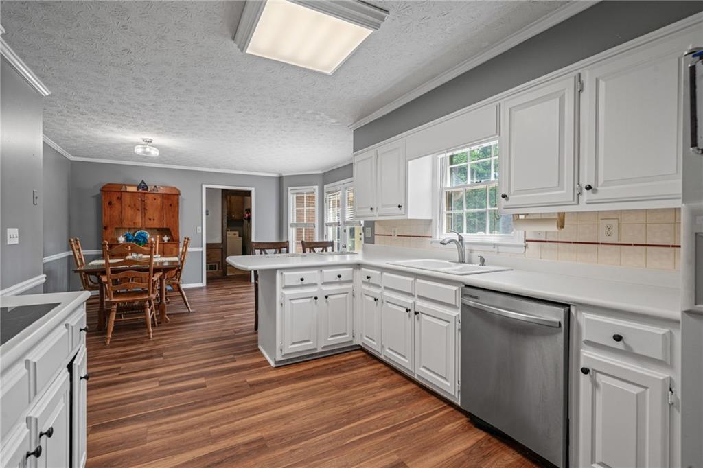 4128 Mayflower Court, Lilburn, Georgia image 10