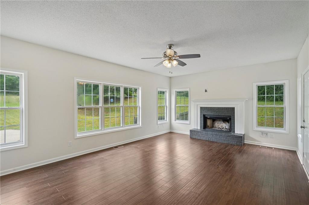 100 Shoreline Drive