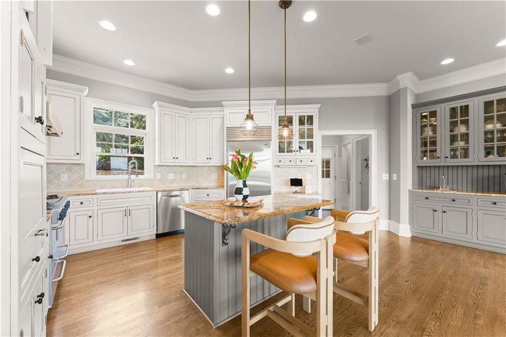 3546 Lake Breeze Lane