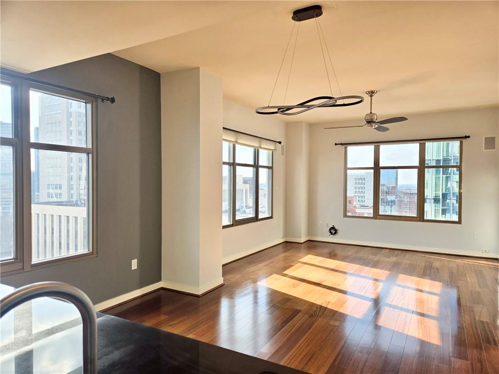 565 Peachtree Street NE 1404