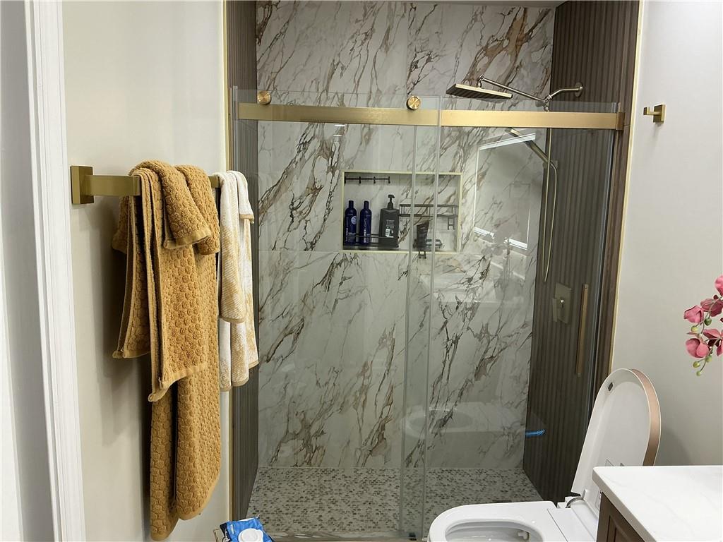 360 Vineyard Drive NW