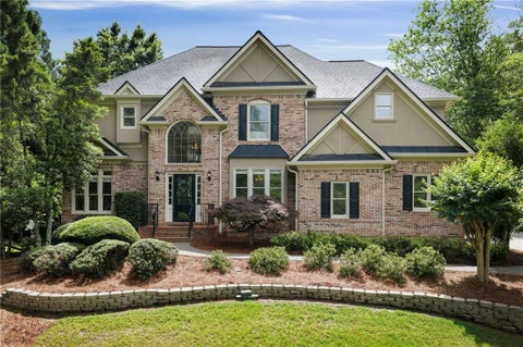 Homes For Sale - 46 Lakecrest Circle<br/> Suwanee, GA 30024