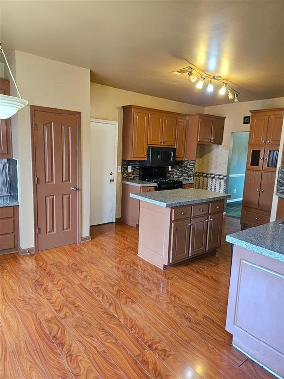 4458 Black Water Cove