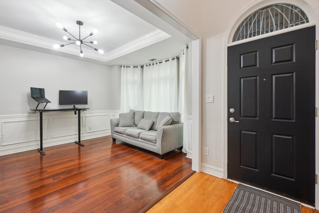1187 Druid Walk