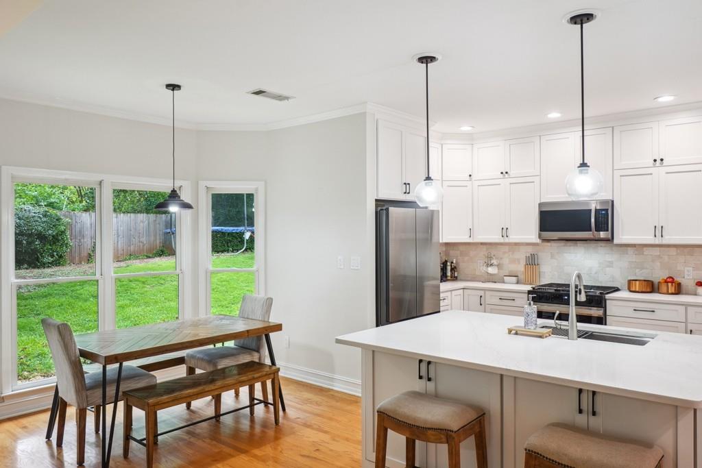 1187 Druid Walk