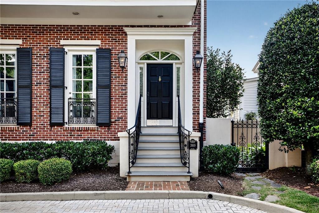 3869 Saint Elisabeth Square