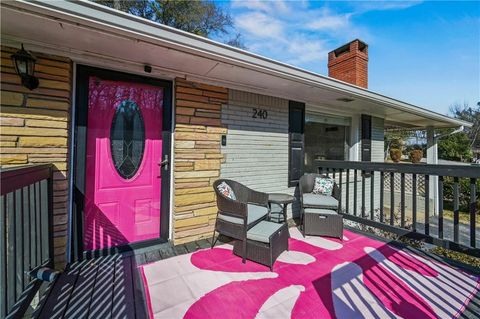 Homes For Sale - 240 W Lake Drive<br/> Atlanta, GA 30314