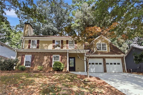 Homes For Sale - 2870 Spring Ridge Circle<br/> Snellville, GA 30039
