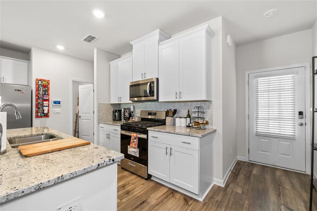 1729 Hyssop Boulevard