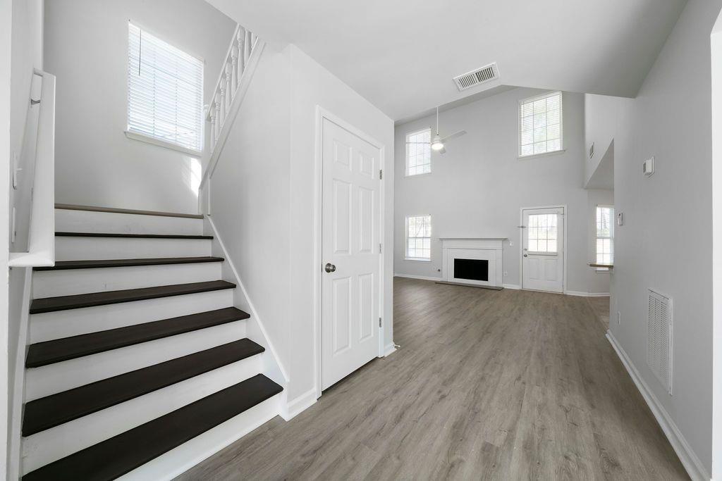 552 S Fortune Way, Dallas, Georgia image 2