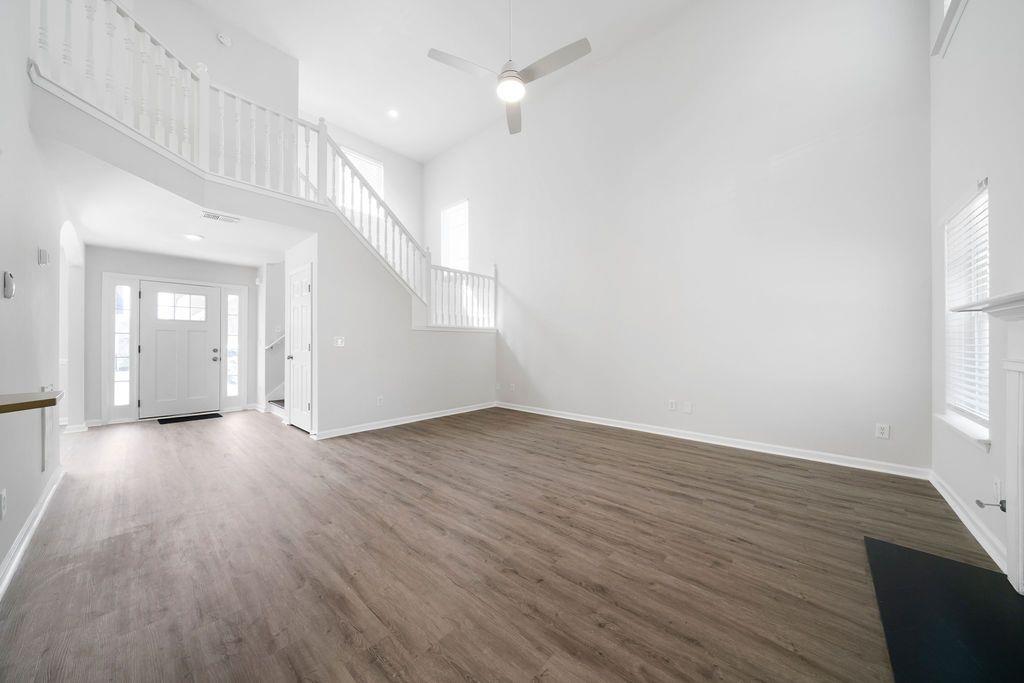 552 S Fortune Way, Dallas, Georgia image 4
